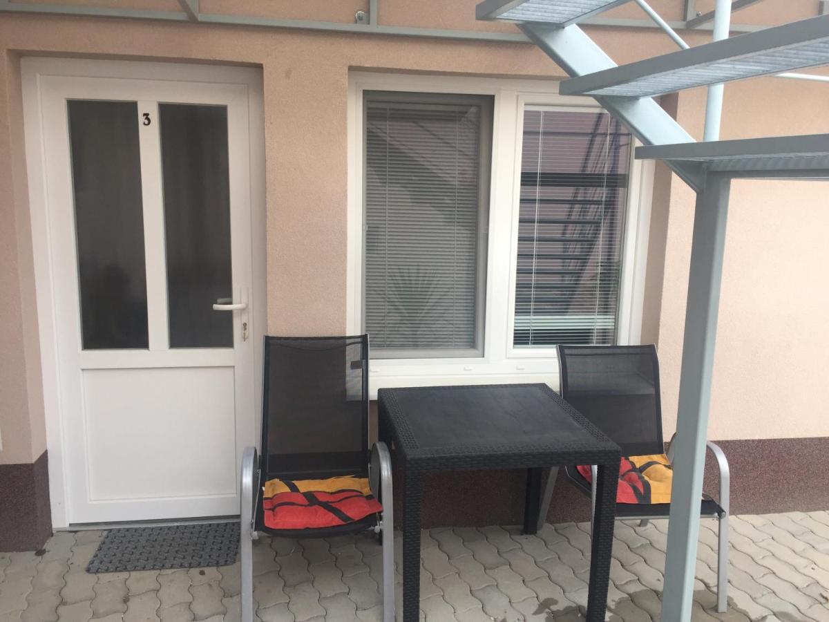Sunny Apartman Štúrovo Exteriér fotografie
